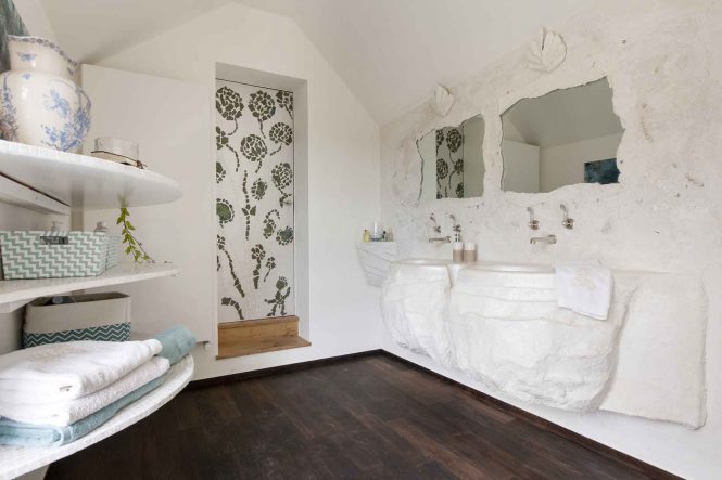 Pearly bathroom, halchimia nacred