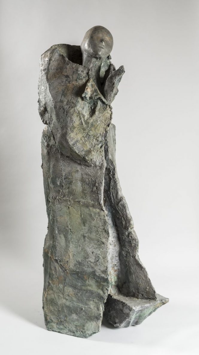 Vestige on The Rocks 1, halchimia, bronze, 133x40x40 cm