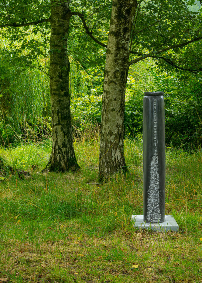 Untitled, sculpture by Louise Renaud, Meuse calcaire stone, 110x25 cm