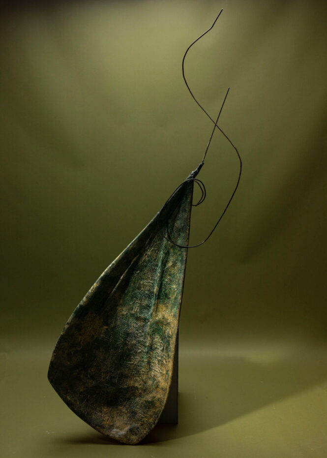 Wings of Time I, sculpture by Louise Renaud, 128 x 67 cm